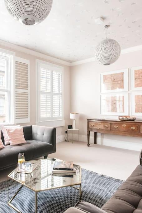 Charlotte Street Apartment Bath Bagian luar foto