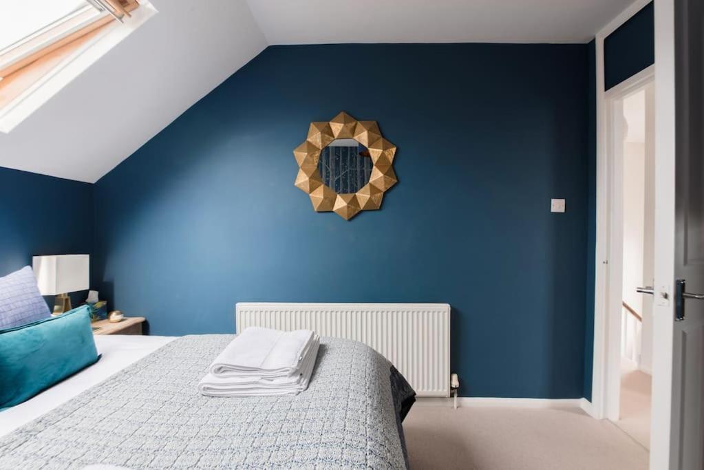 Charlotte Street Apartment Bath Bagian luar foto