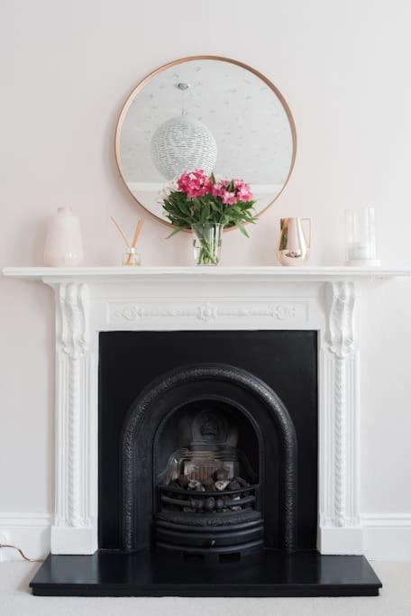 Charlotte Street Apartment Bath Bagian luar foto