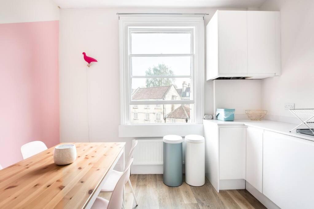 Charlotte Street Apartment Bath Bagian luar foto