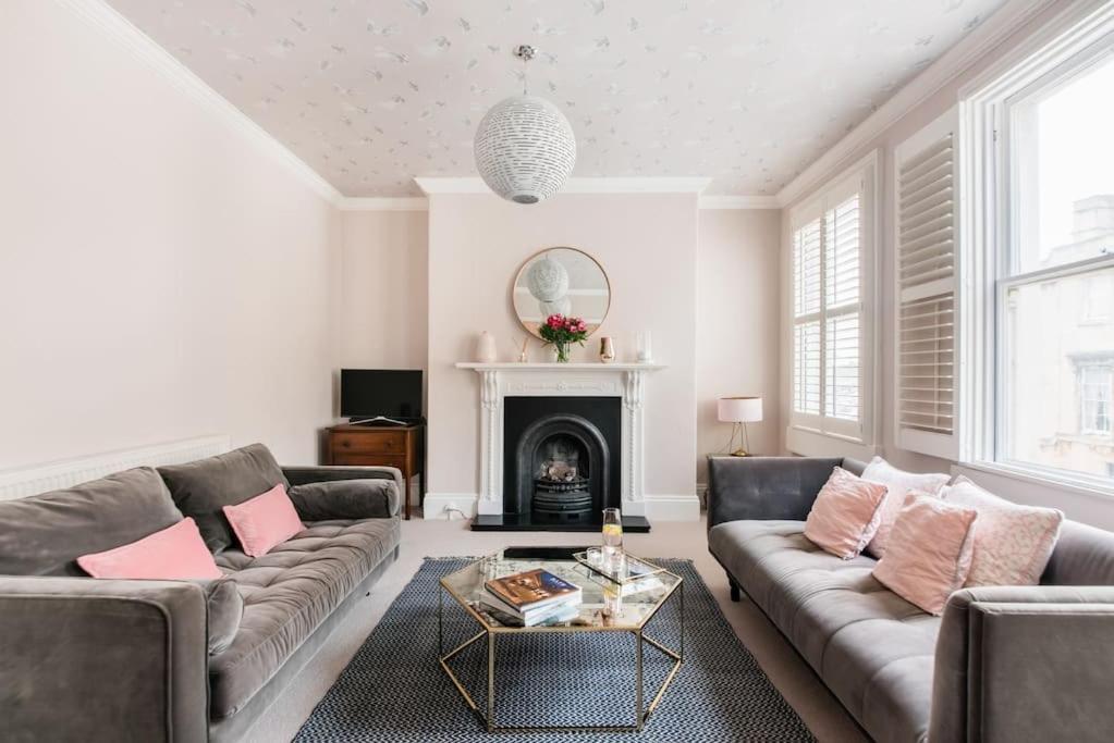 Charlotte Street Apartment Bath Bagian luar foto